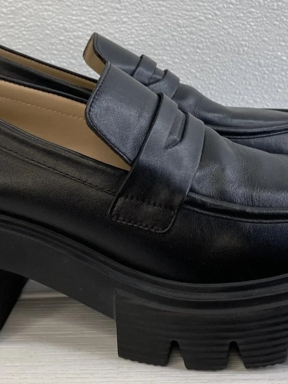 Stuart Weitzman Soho Loafer Women's Size 7.5 Black Leather Platform